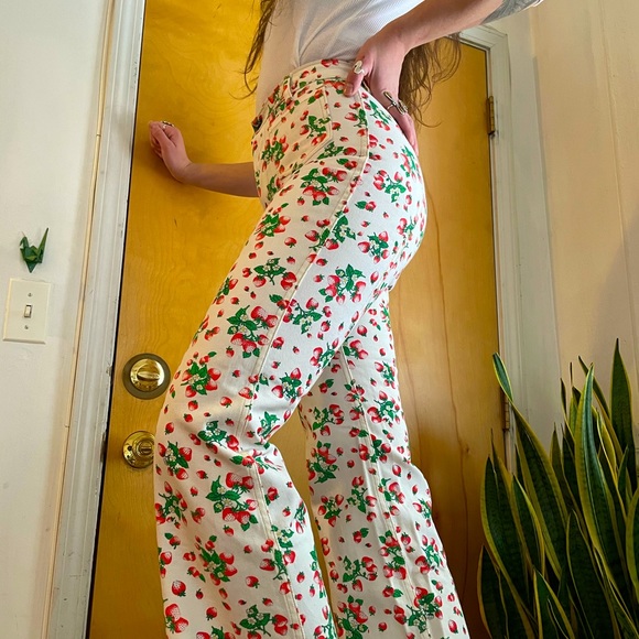 SOLD Solstice Intimates Strawberry Print Vtg Style Jean - Picture 6 of 7